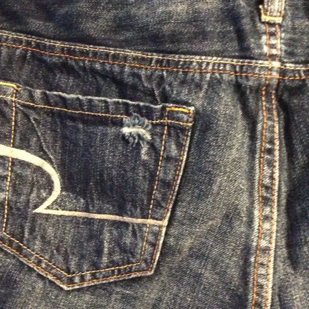 American Eagle distressed cut off jean shorts size 4 womens